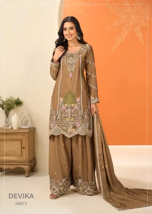 Mocha Chinnon Set by Global Darzi
